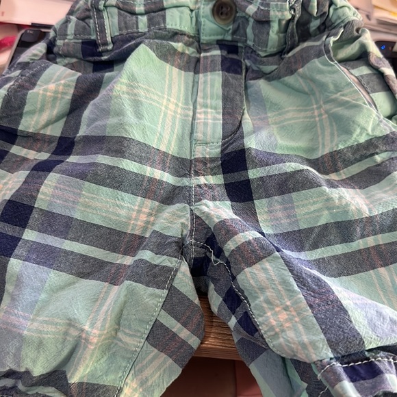 Children’s place boys shorts - Picture 3 of 5